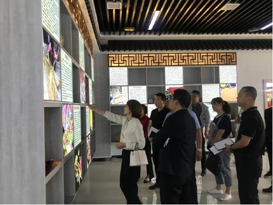 鳳翔區(qū)召開(kāi)電子商務(wù)進(jìn)農(nóng)村綜合示范項(xiàng)目現(xiàn)場(chǎng)推進(jìn)會(huì)