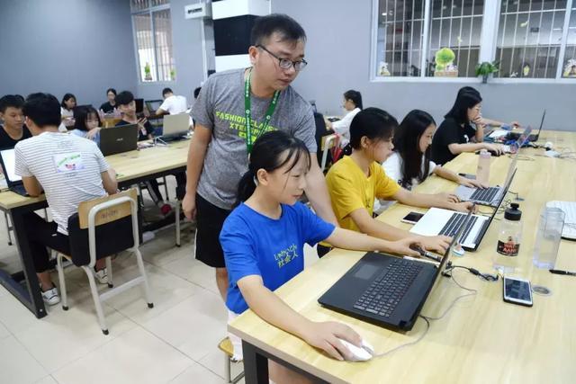 這個(gè)暑假去哪兒,高新電商工作室了解一下